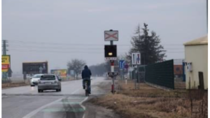 zelezničné priecestie biele svetlo